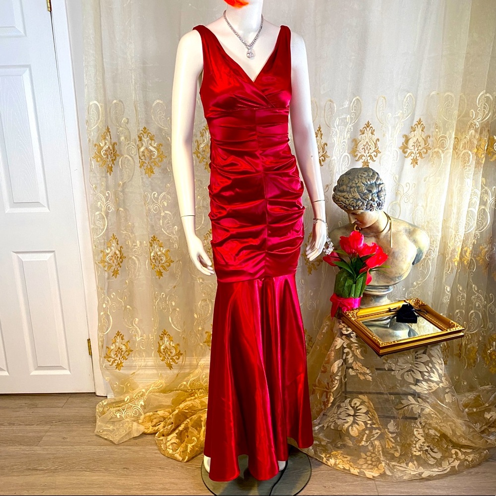 ✨HP✨DREAM MERMAID SATIN Ruffled Dream Dress Melanie Lynne Flattering Size 0